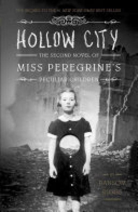 Hollow City: The Second Novel of Miss Pe